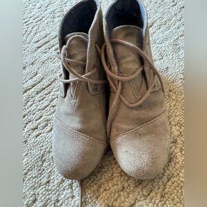 Tom’s suede wedge booties